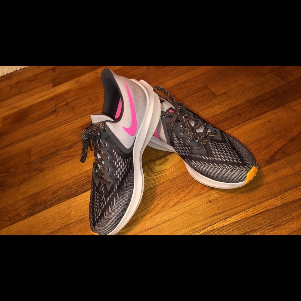 Nike Winflo 6 running shoe new without box 10
